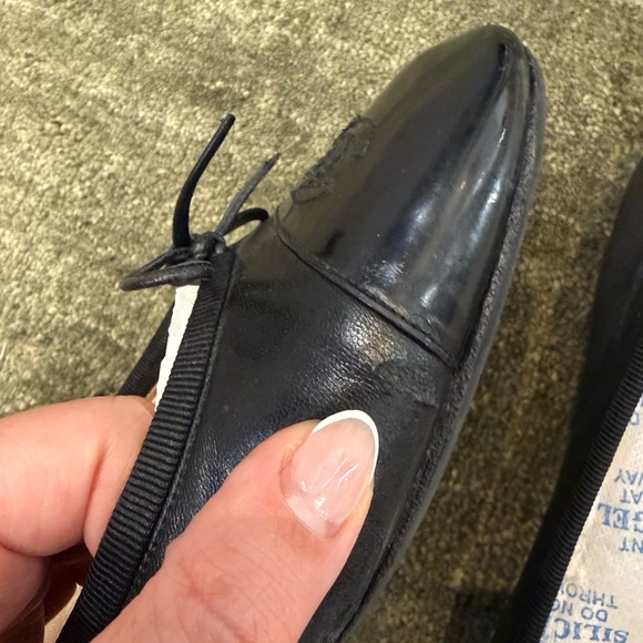 CHANEL Black Lambskin Ballet Flats with Patent Toe and CC Medallion - Picture 10 of 10
